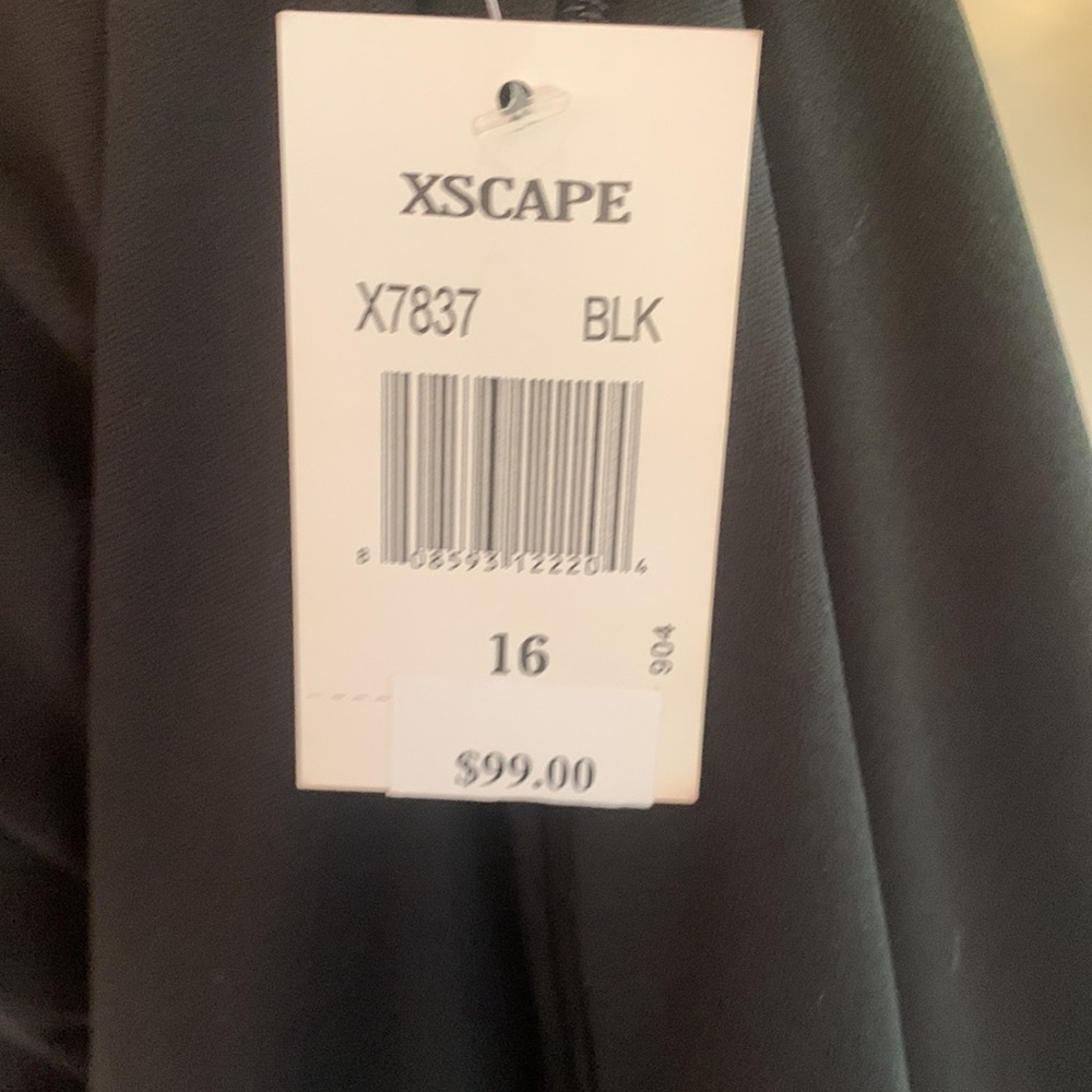Black taffeta top perfect for the holidays - Picture 7 of 7